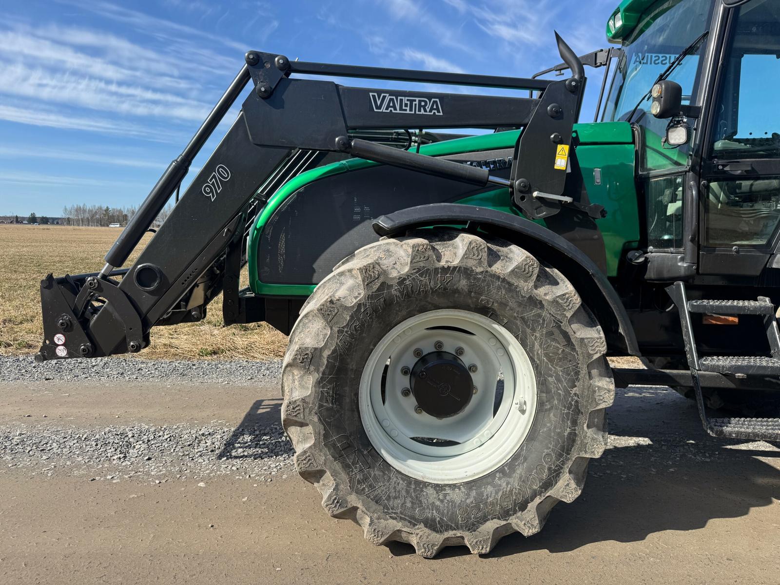 Valtra T120 Hitech - Image 19