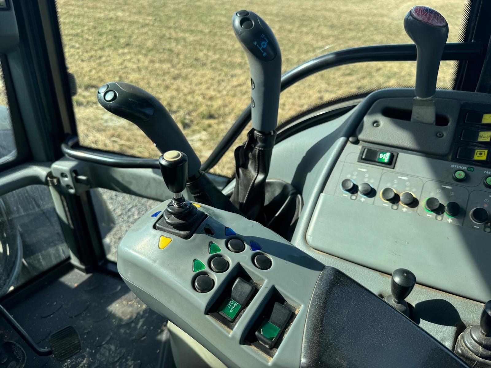 Valtra T120 Hitech - Image 12