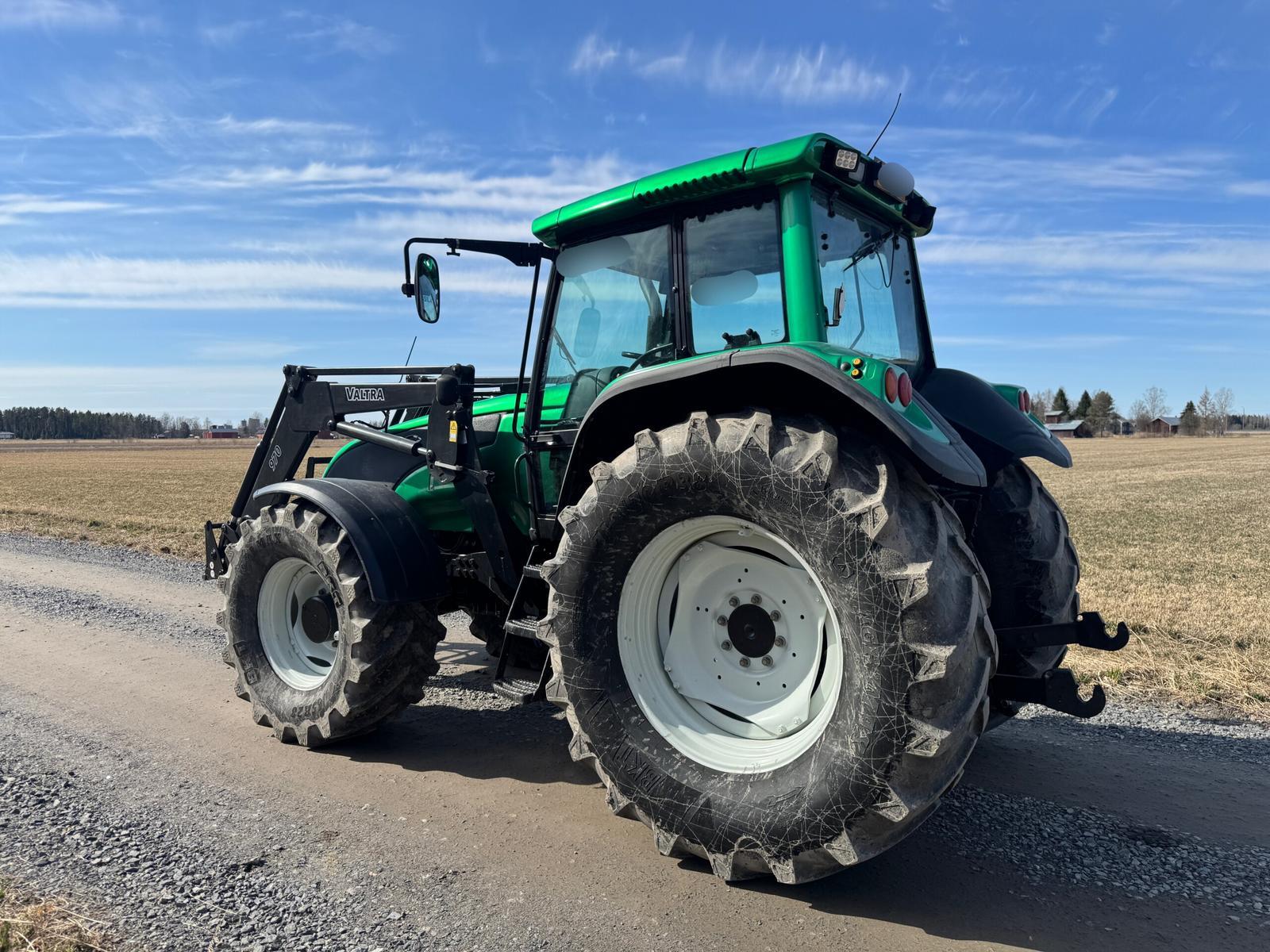 Valtra T120 Hitech - Image 3