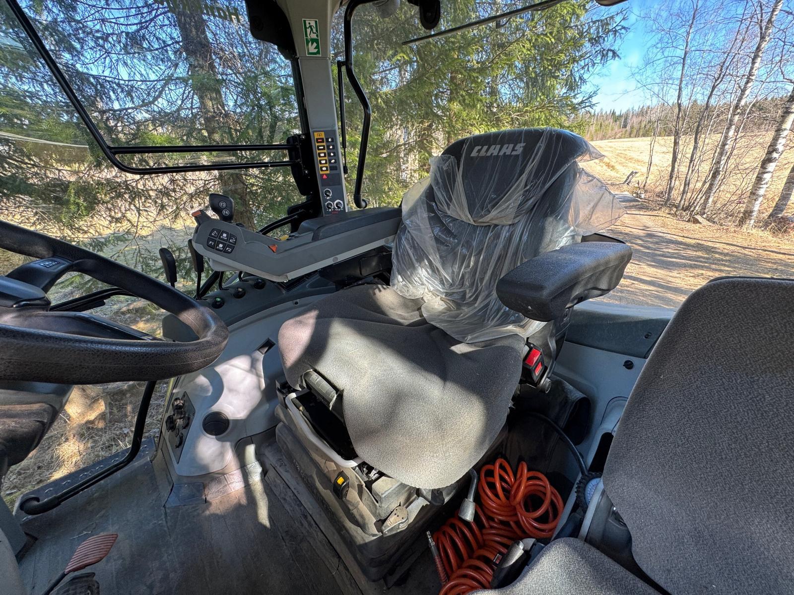 Claas ARION 610 CIS Hexashift - Image 12