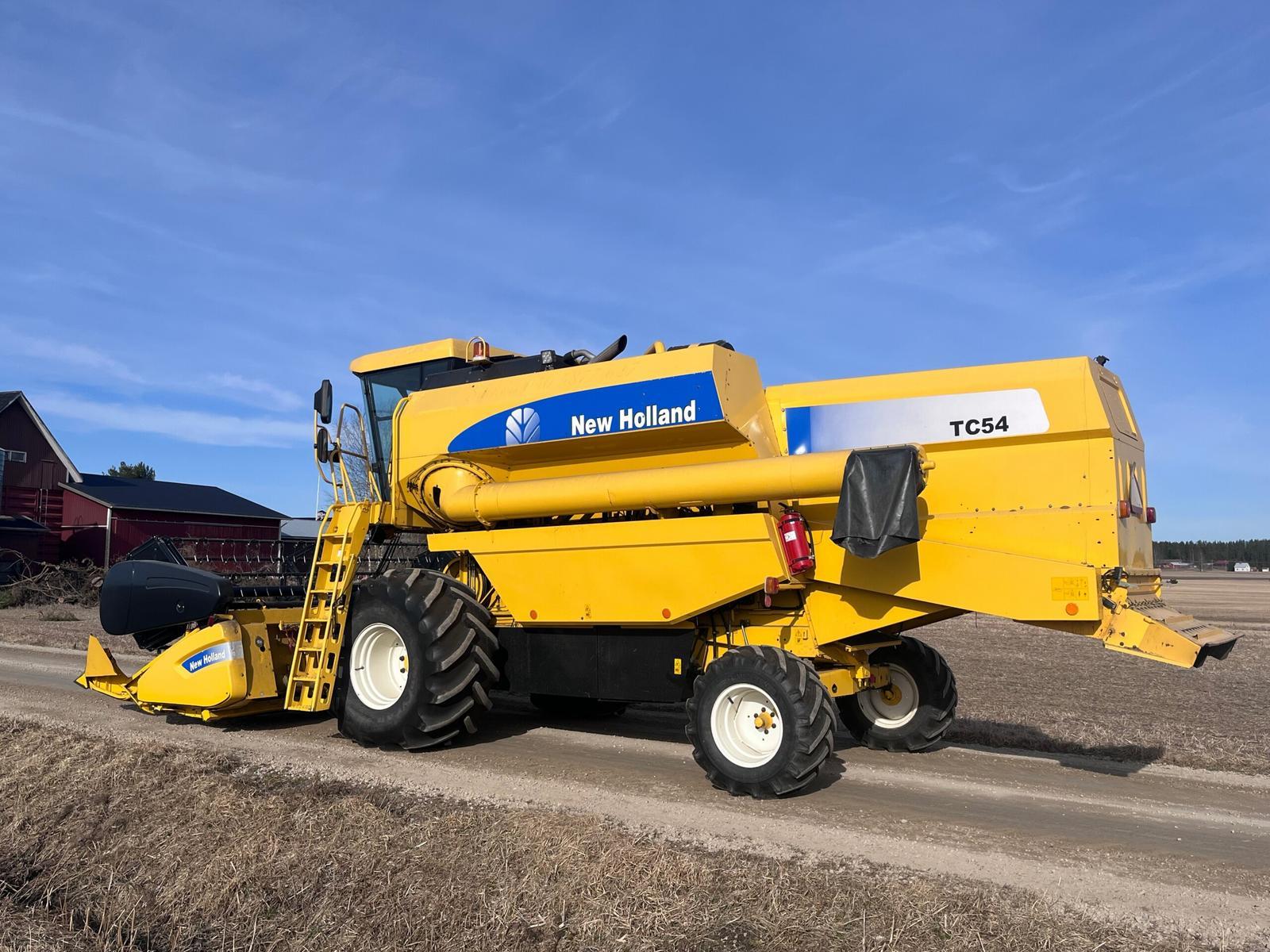 New Holland TC54 - Image 3