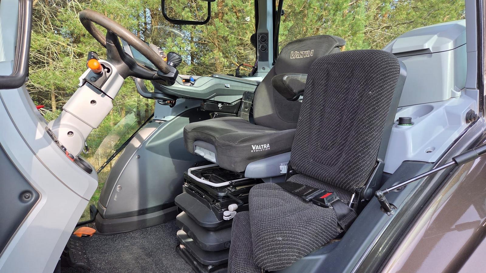 Valtra T254 Versu SmartTouch - Image 9