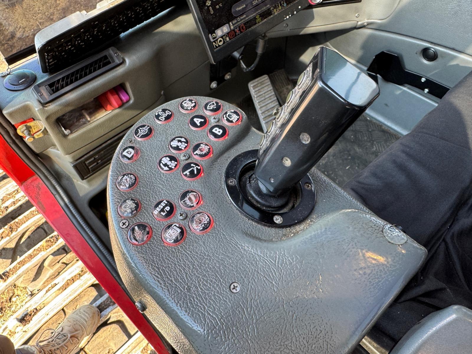 Komatsu 911.5 - Image 11
