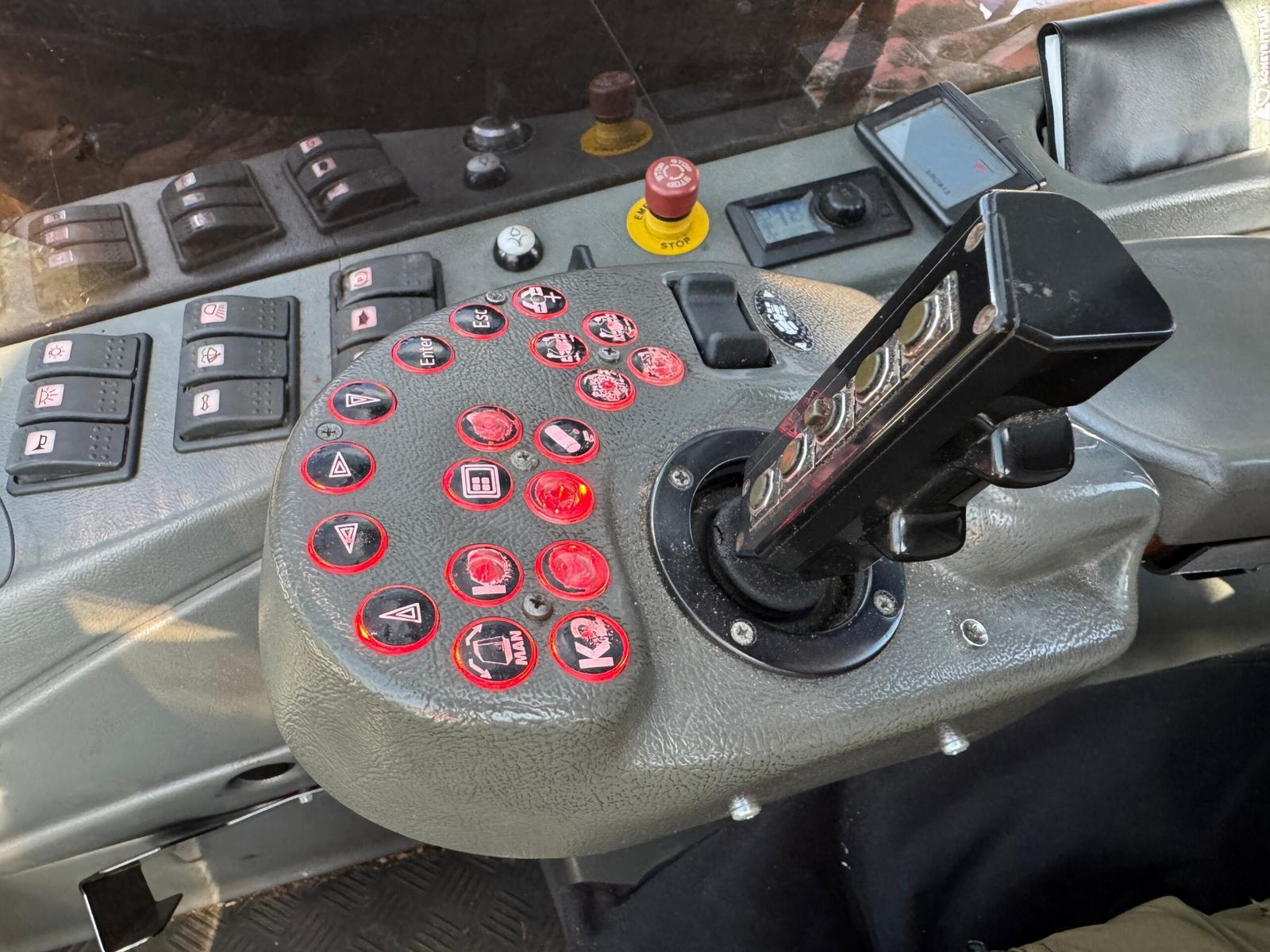 Komatsu 911.5 - Image 10