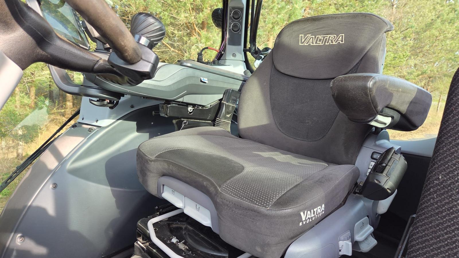Valtra T254 Versu SmartTouch - Image 13