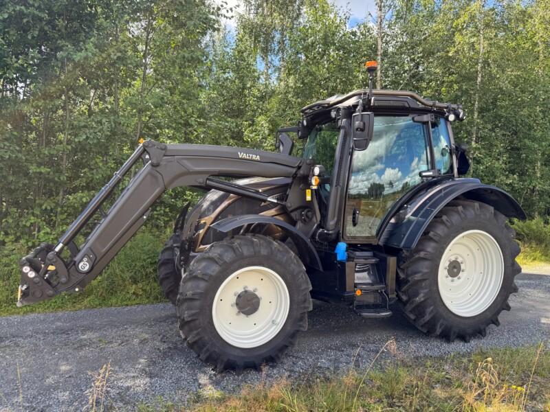 Valtra N135 Active Metsäohjaamolla