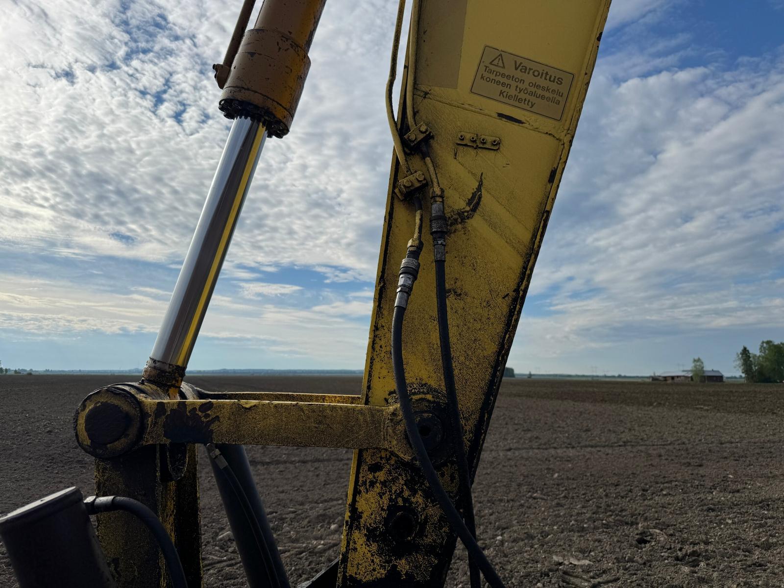 Kobelco SK220 LC Mark3 - Image 11