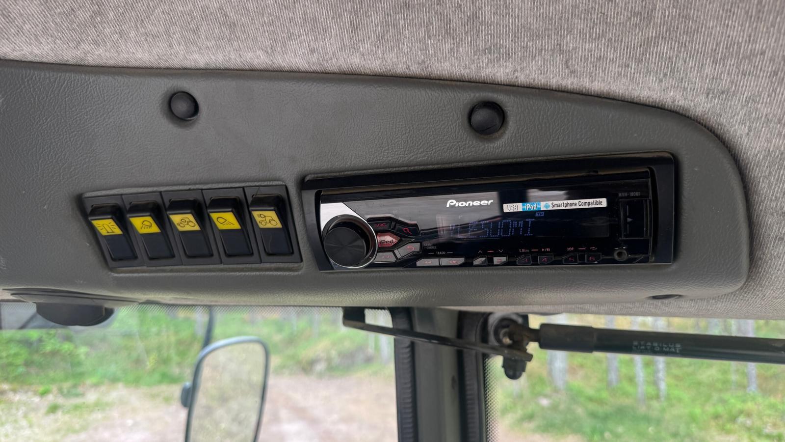 Valtra C130 - Image 18
