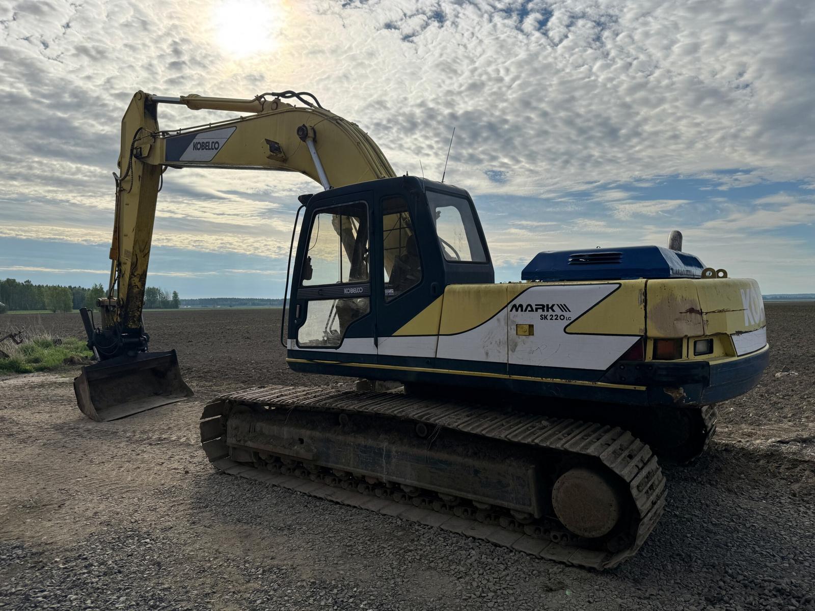Kobelco SK220 LC Mark3 - Image 3