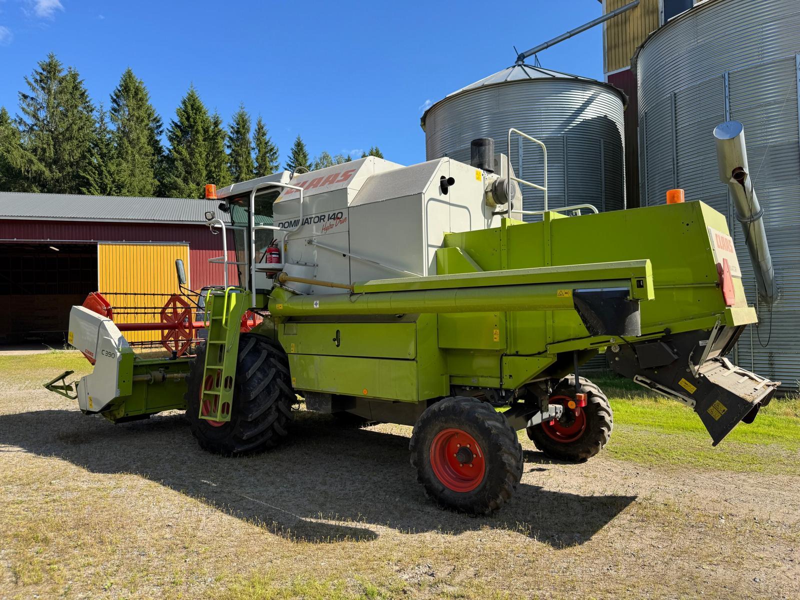 Claas Dominator 140 HydroDrive - Image 3