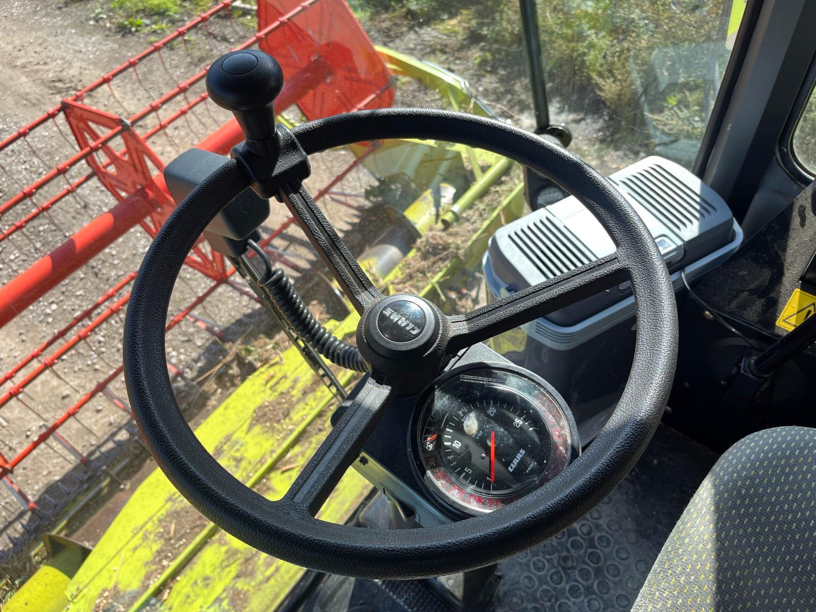 Claas Dominator 140 - Image 9