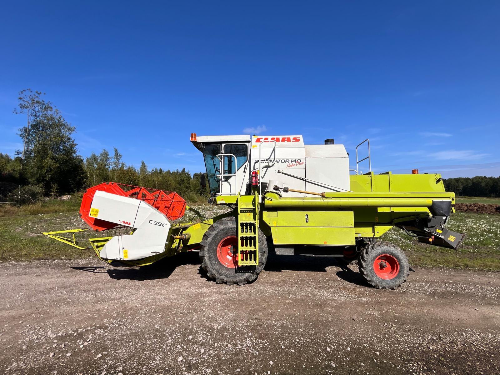 Claas Dominator 140 - Image 2