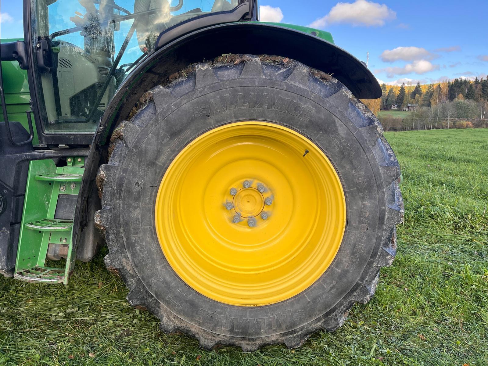 John Deere 6155R - Image 25